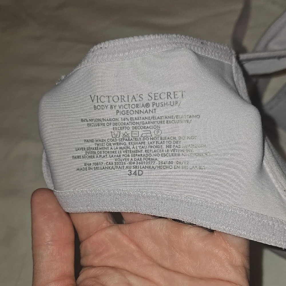 Victoria's Secret Lavander Push Up Bra SIZE 34D - Picture 2 of 8
